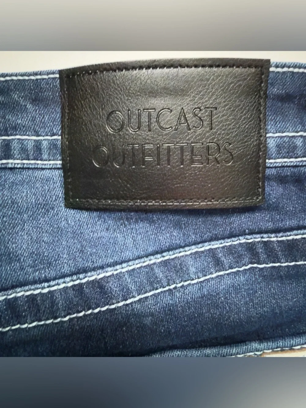 Outcast Outfitters women's Blue Jeans Embroidered Fleur De Lis Cross Pockets